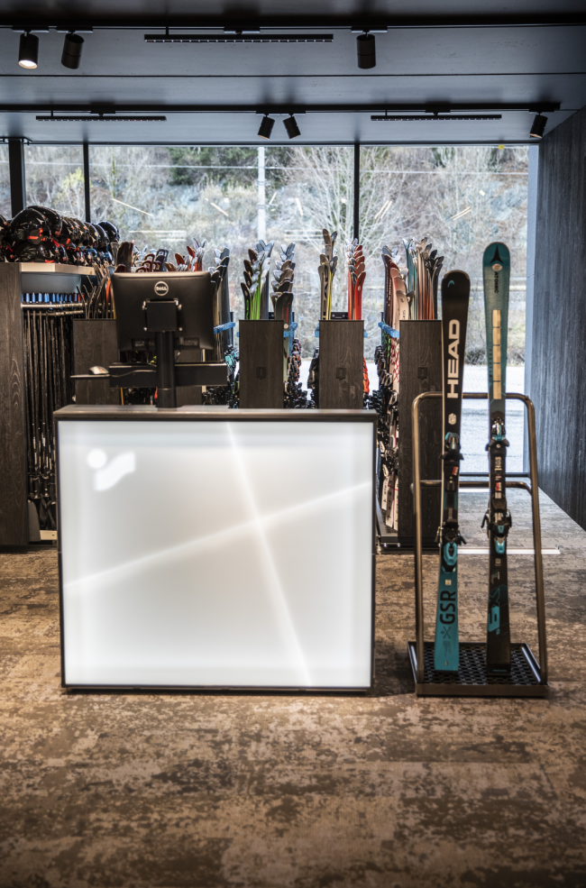 Skiverleih für Erwachsene - Anfänger, Fortgeschrittene, Wiedereinsteiger - Skifahrer und Snowboarder