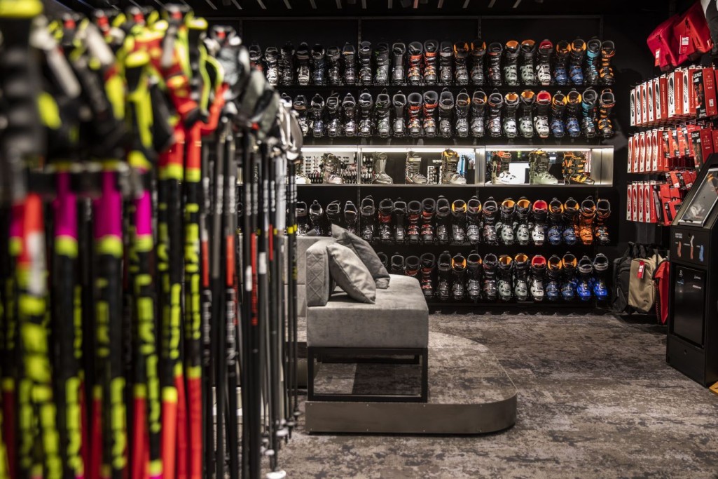 Skiverleih an der Talstation Reiteralm in Pichl bei Schladming